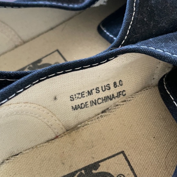 Vans - Picture 5 of 5